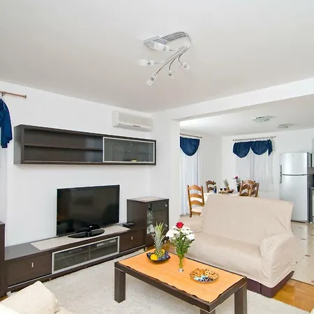 Sunset Apartment *